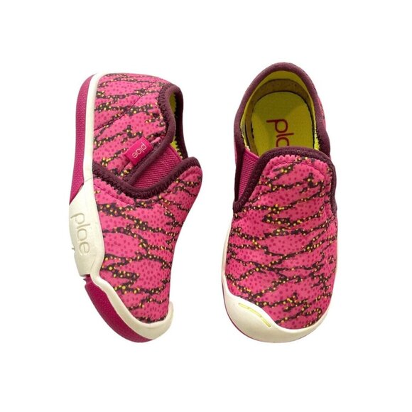 NEW plae sneakers - Picture 3 of 4